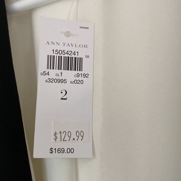 Ann Taylor tailored jacket, ivory w/black trim; Women Size 2 - Picture 4 of 12